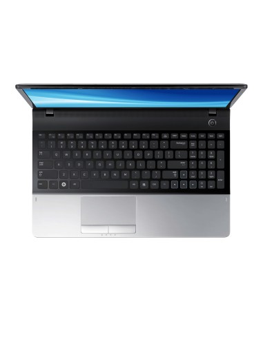 Samsung 3 NP300E5X 39,6 cm (15.6") Intel® Core™ i3 4 GB DDR3-SDRAM 500 GB HDD FreeDOS Nero, Argento