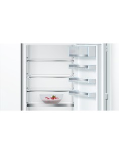 Bosch Serie 6 KIS86AFE0 frigorifero con congelatore Da incasso 266 L E 2