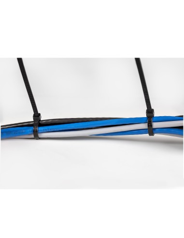 StarTech.com Fascetta Fermacavi da 25cm - Fascetta in Plastica Stringicavo larga 4mm, Diametro del Fascio 68mm, Resistenza alla