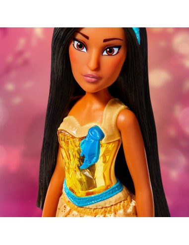 Disney Princess Royal Shimmer - bambola di Pocahontas, fashion doll con gonna e accessori, giocattolo per bambini dai 3 anni in