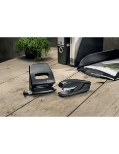 Leitz NeXXt perforatore e accessori 30 fogli Nero 2