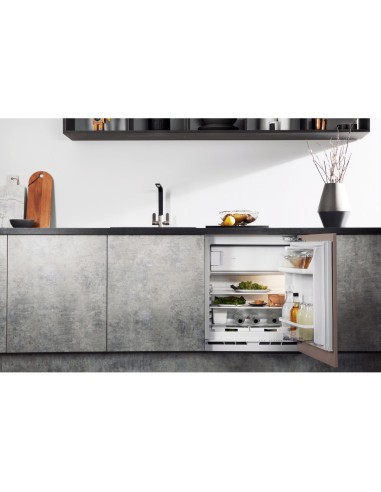 Hotpoint BTSZ 1632 HA 1 frigorifero con congelatore Da incasso 126 L F Acciaio inossidabile