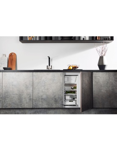 Hotpoint BTSZ 1632 HA 1 frigorifero con congelatore Da incasso 126 L F Acciaio inossidabile