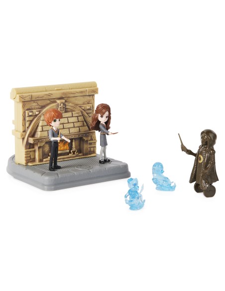 Wizarding World , set Stanza delle Necessità 2 in 1 con 2 bambole articolate e 3 accessori, collezione Harry Potter, giocattoli