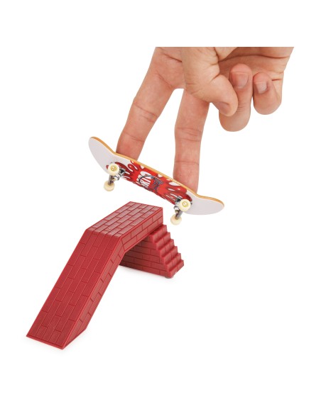 Tech Deck MINI SKATE FINGERSKATE VERUSUS SERIES Confezione da 2 mini skate assortiti e un ostacolo, per bambini dai 4 anni in su