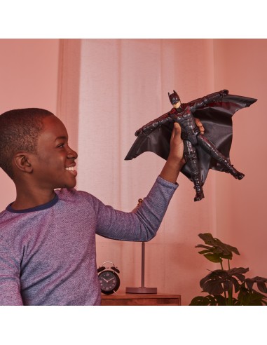 DC Comics , BATMAN IL FILM, Personaggio Deluxe del film The Batman da 30 cm con tuta alare, luci, suoni e ali che si aprono,