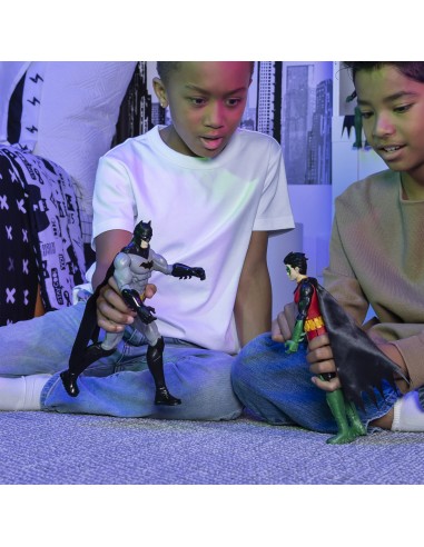 DC Comics | BATMAN | Personaggio Batman in scala 30 cm con decorazioni originali, mantello e 11 punti di articolazione -