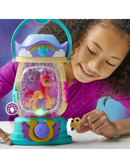My Little Pony Una Nuova Generazione - La Lanterna Magica, giocattolo che si illumina con 25 pezzi