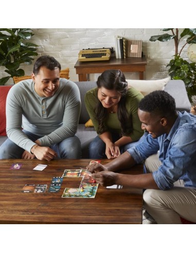 Hasbro Gaming F5699 gioco da tavolo Clue Treachery at Tudor Mansion Detective