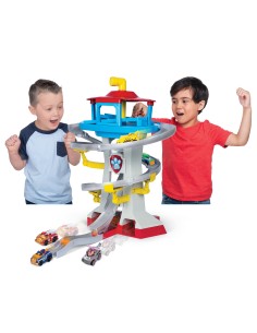 PAW Patrol , Set Di Gioco Adventure Bay Pista da Corsa Die Cast con 2 Veicoli Esclusivi, In Scala 1 55