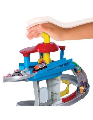 PAW Patrol , Set Di Gioco Adventure Bay Pista da Corsa Die Cast con 2 Veicoli Esclusivi, In Scala 1 55